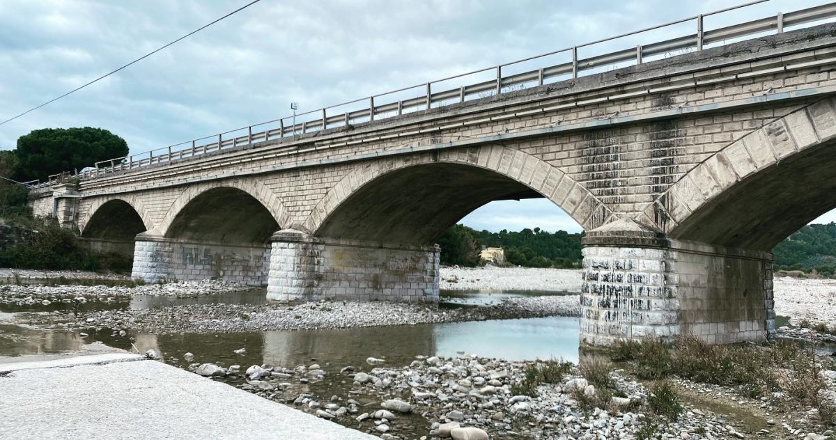 Verifica strutturale sulle condizioni di sicurezza di un viadotto lungo la S.S. 106 Jonica